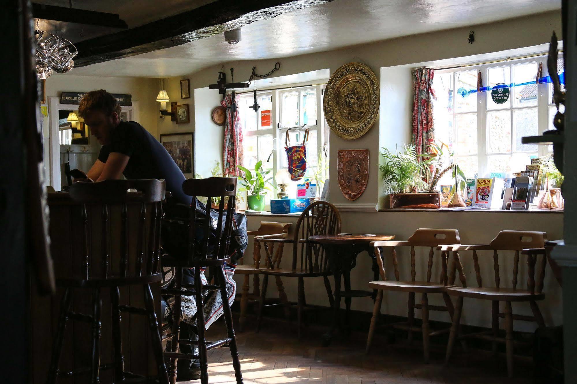 The Crown Inn Gayton  Екстериор снимка