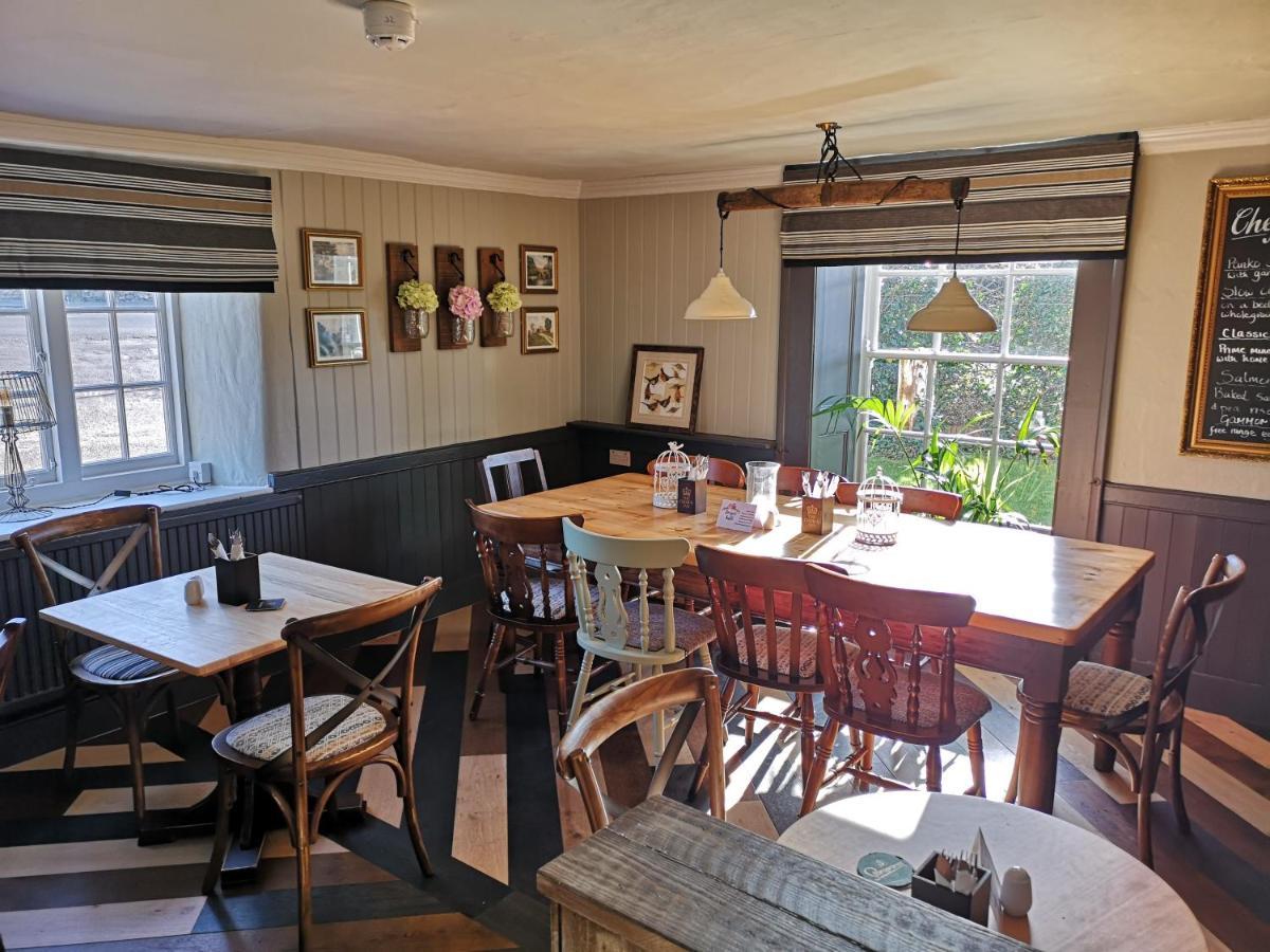 The Crown Inn Gayton  Екстериор снимка